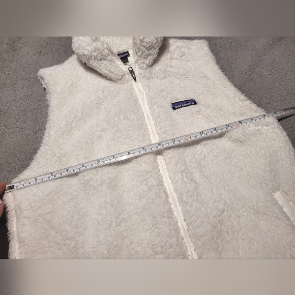 Patagonia Vest Women’s Large White Fleece Los Gatos Full Zip Pockets Faux Fur - Picture 3 of 5